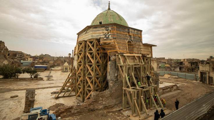 La mezquita de Mosul resurge seis años después de su demolición por el Dáesh