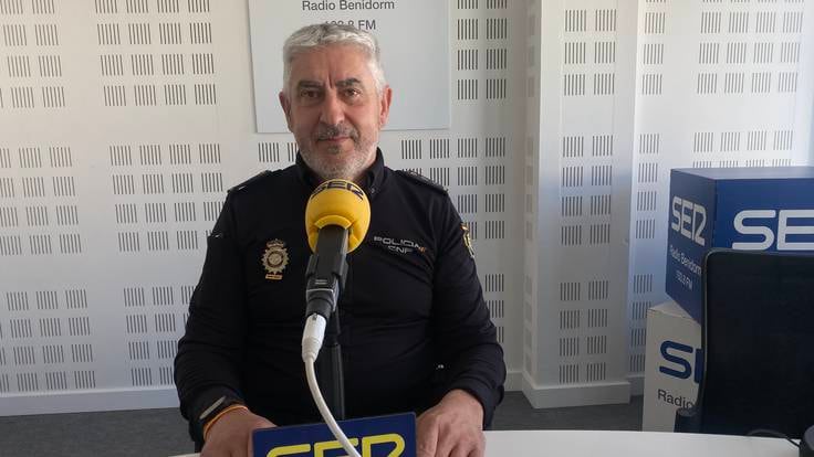 La Policía Nacional recibe el Premio Especial Radio Benidorm por su 200 aniversario